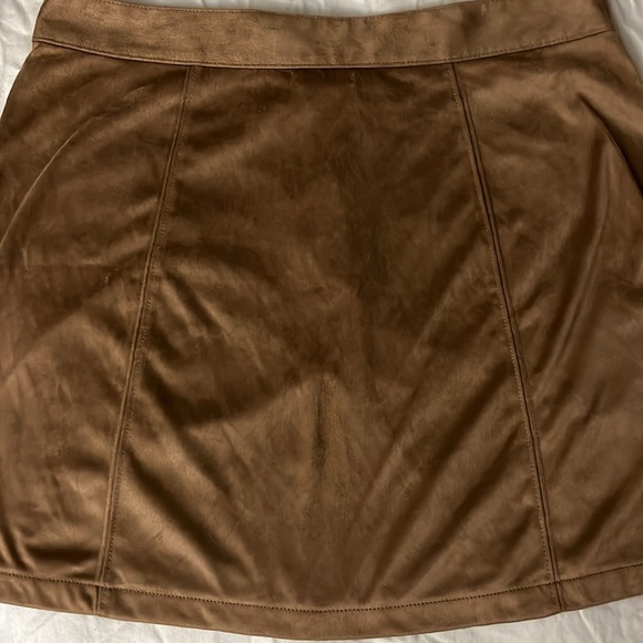 Mini skirt - Picture 3 of 3